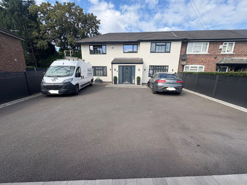 Parking on Kenworthy Lane, M22