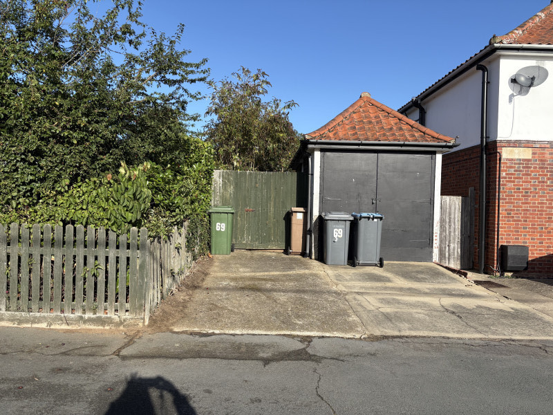 Parking on Saxmundham Road, IP15