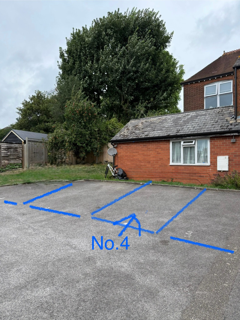 Parking on Upper Lattimore Road, AL1