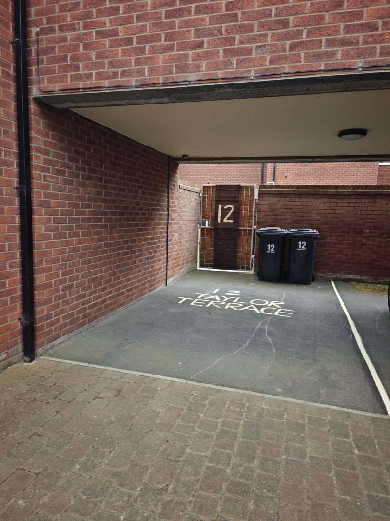 Garage on Taylor Terrace, FY1