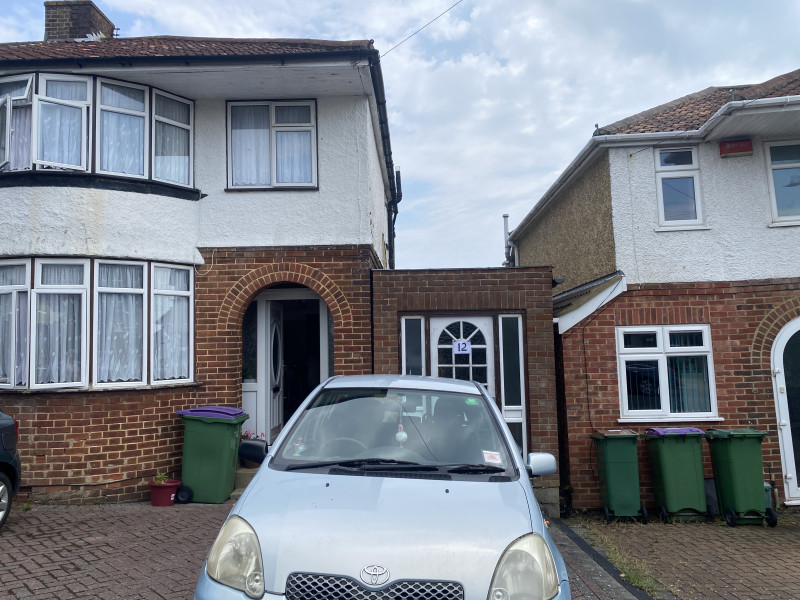 Parking on Warren Way, CT19