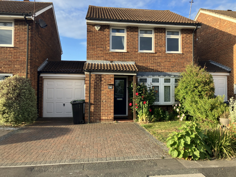 Parking on Rumbullion Drive, CM12