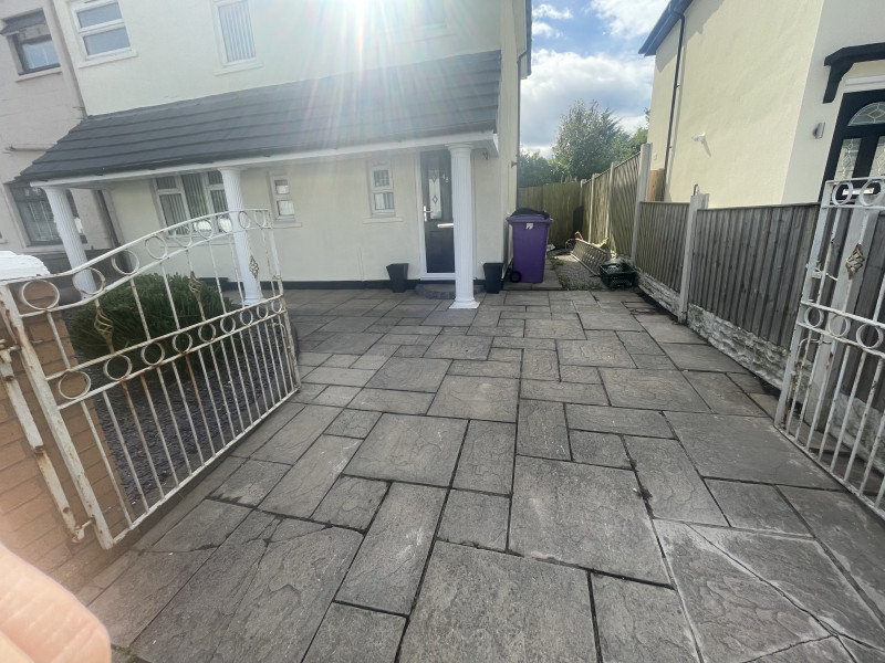 Parking on Crosgrove Road, L4