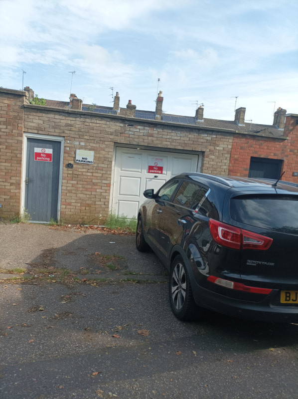 Parking on Oundle Road, PE2