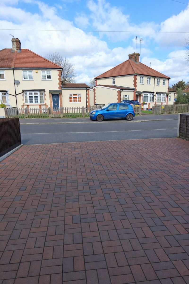 Parking on Leighton Road, EN1