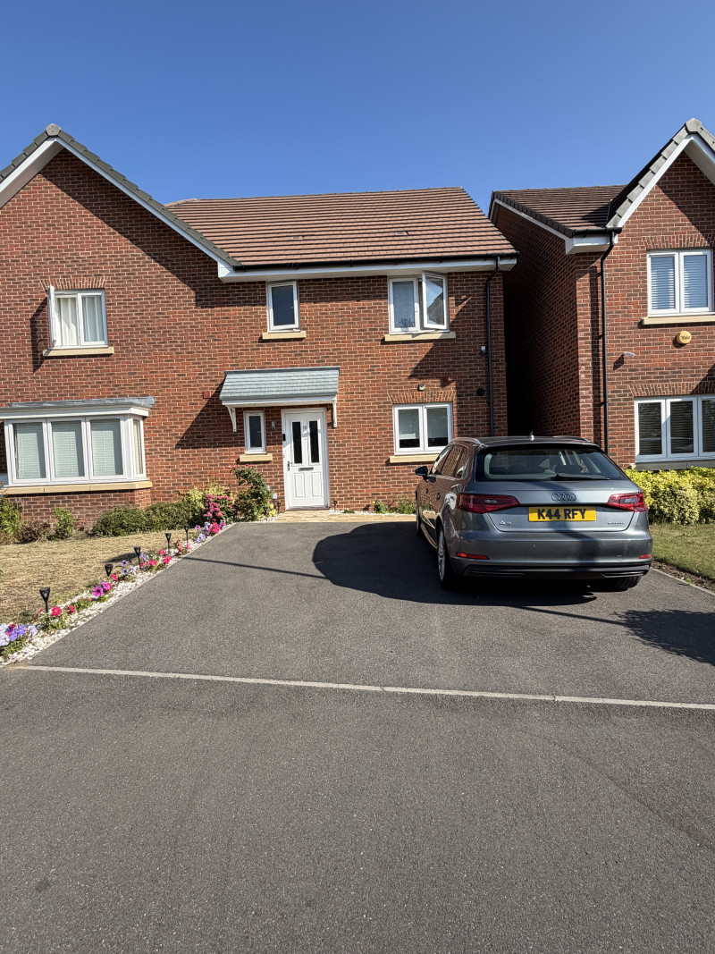 Parking on Rome Avenue, HP21