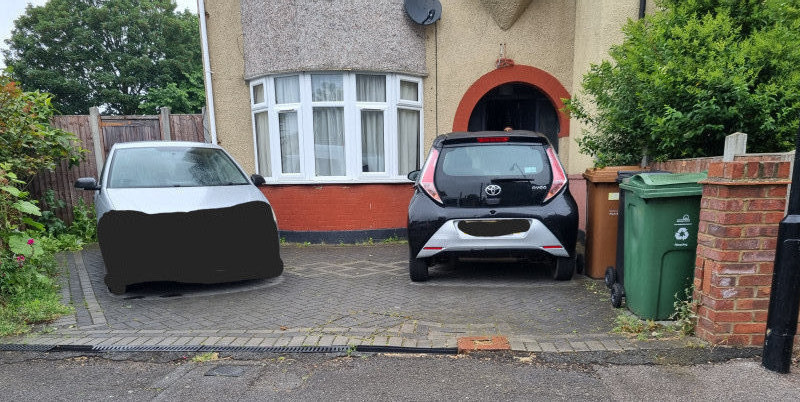 Parking on Raglan Road, E17