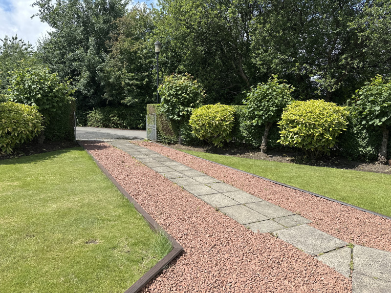 Parking on Moray Place, G41
