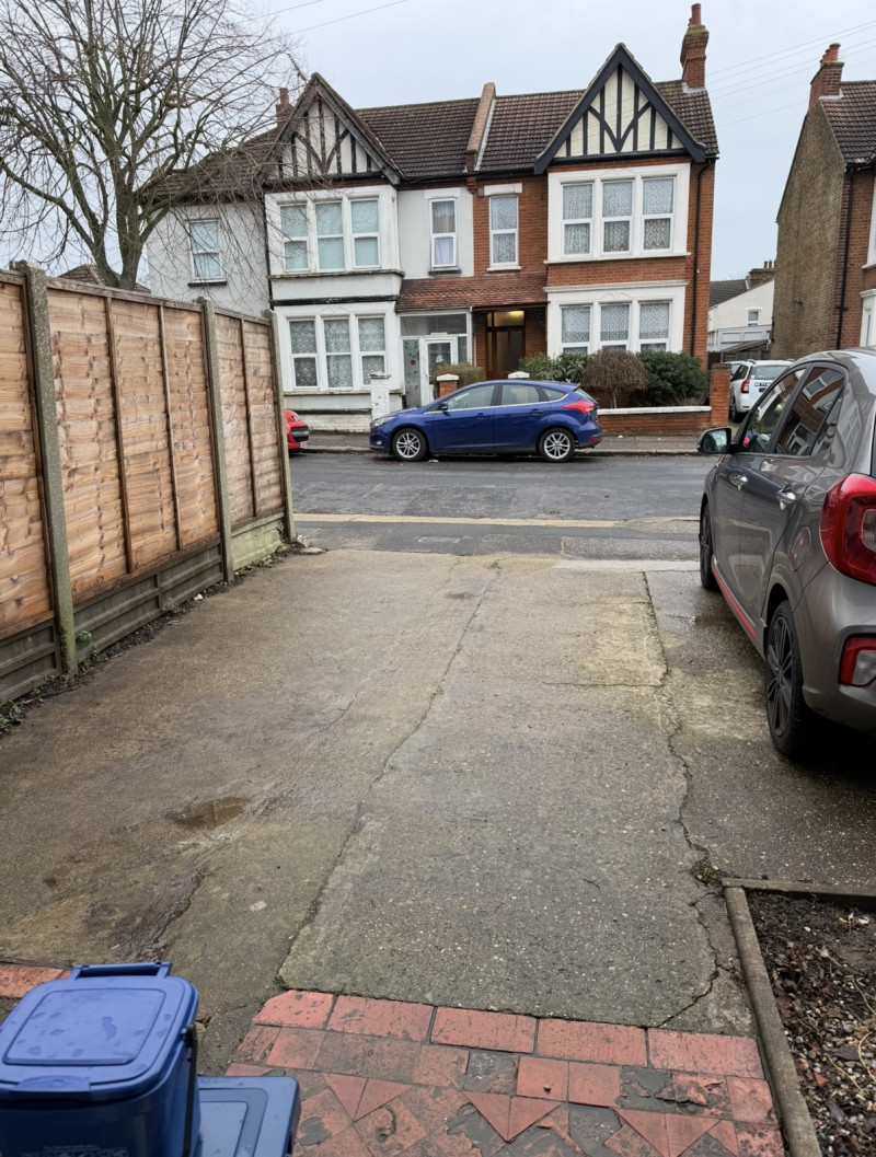 Parking on Honiton Road, SS1