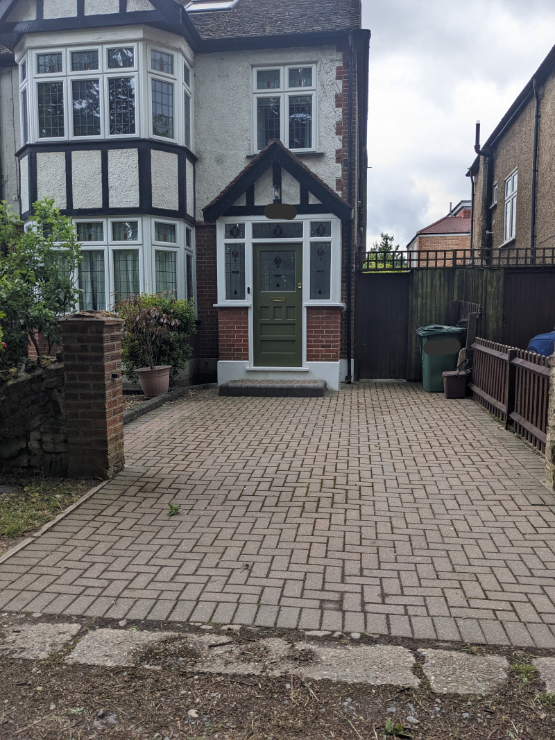 Parking on Forest Glade, E4