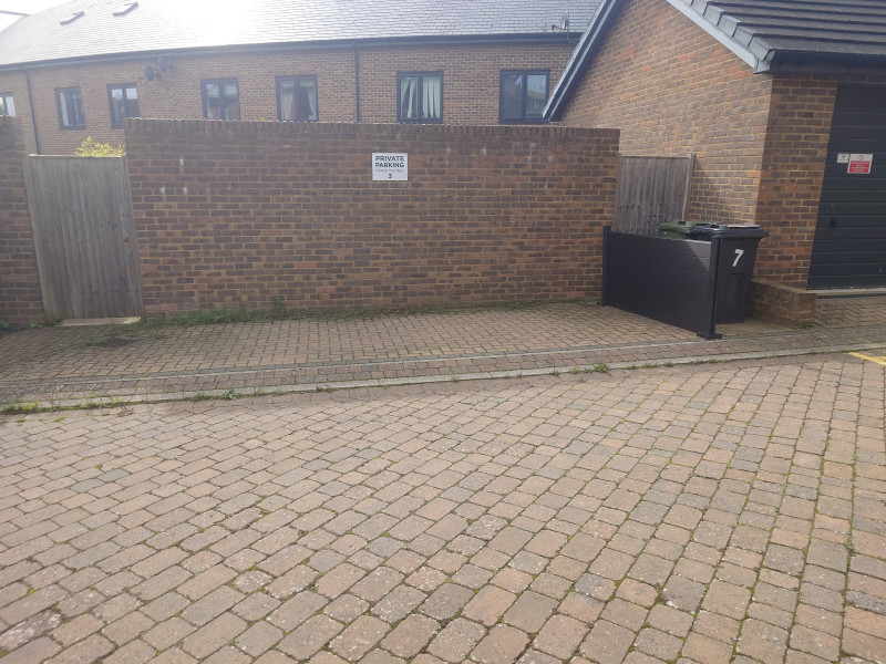Parking on Hythe Crescent, TN23