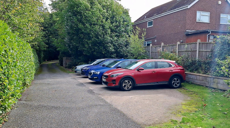 Parking on Moss Bank, CH1