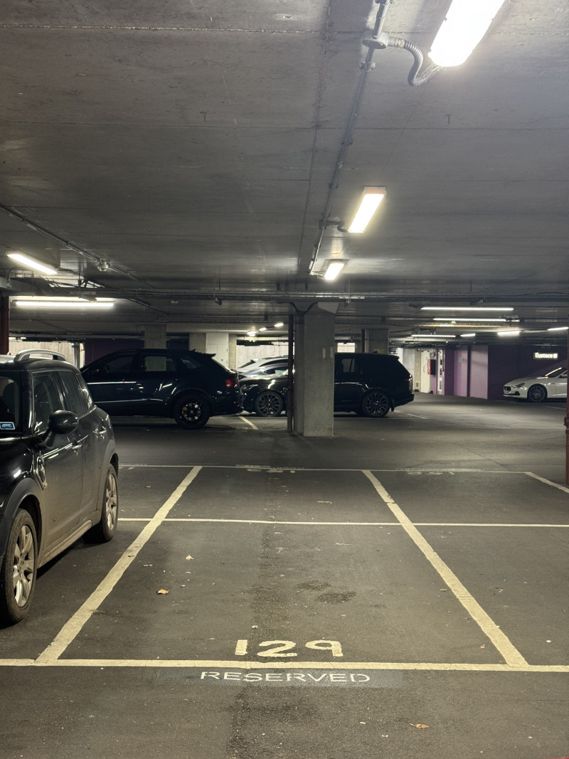 Parking on Queenstown Road, SW11