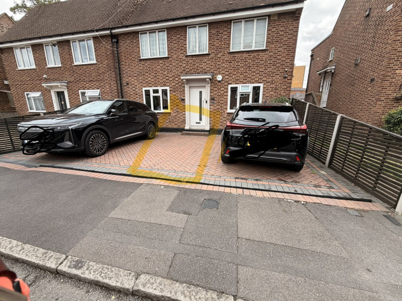 Parking on Beechwood Gardens, SL1