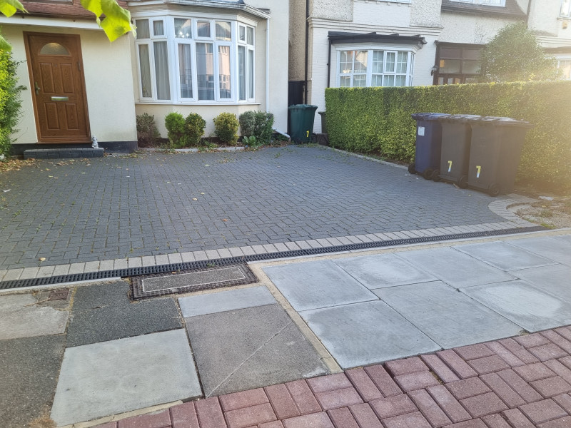 Parking on The Grove, NW11