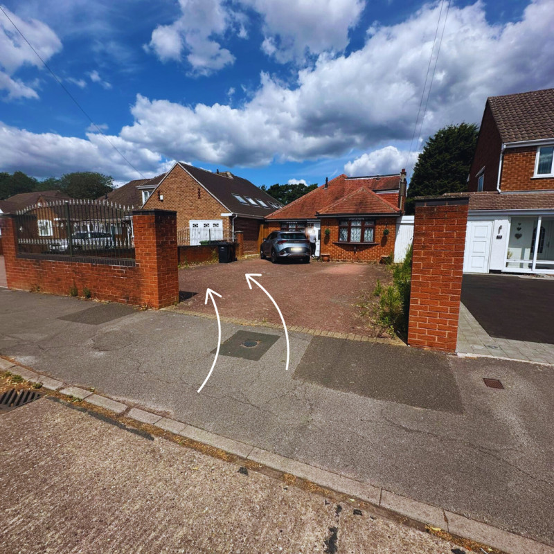 Parking on Ebrington Avenue, B92