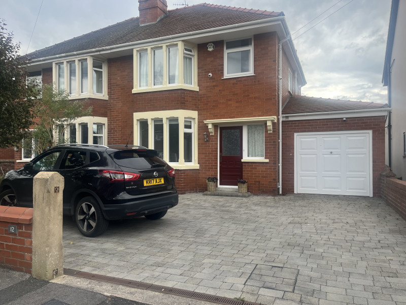 Parking on Park View Road, FY8