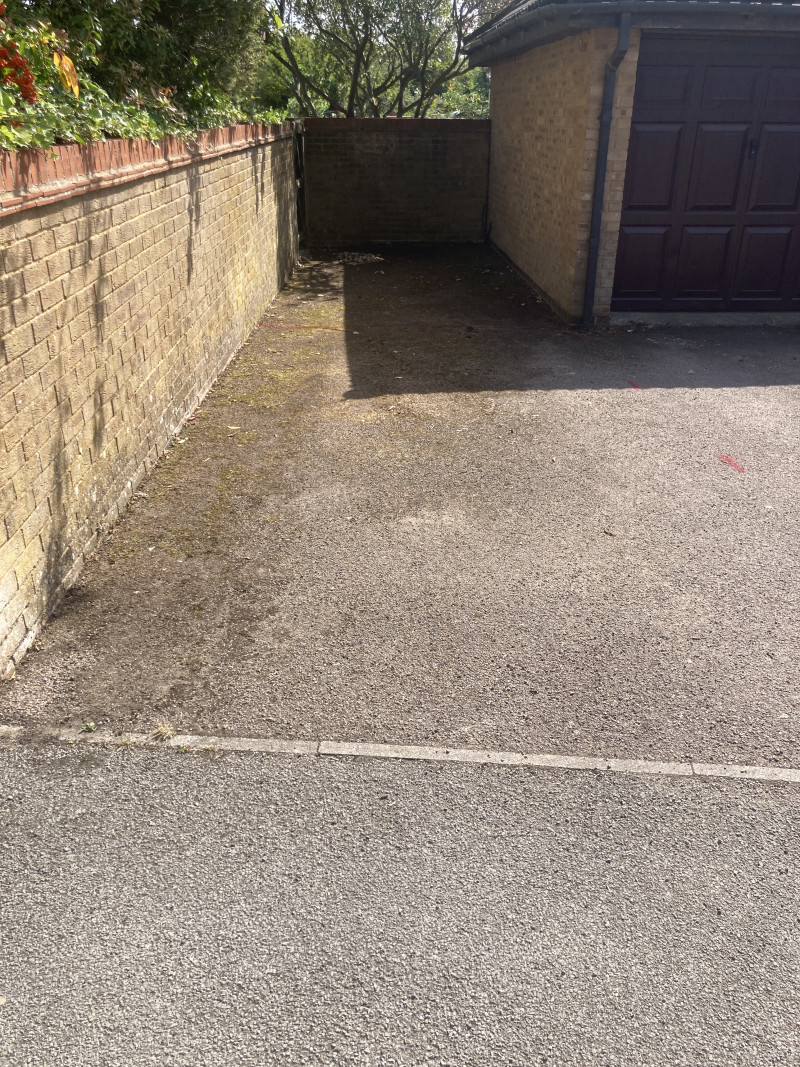 Parking on Bowbrookvale, LU2