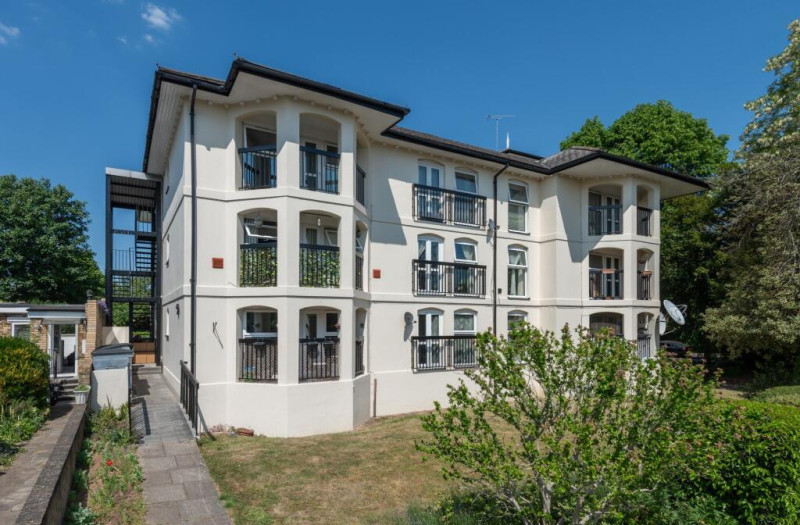 Parking on Ellesmere Road, TW1