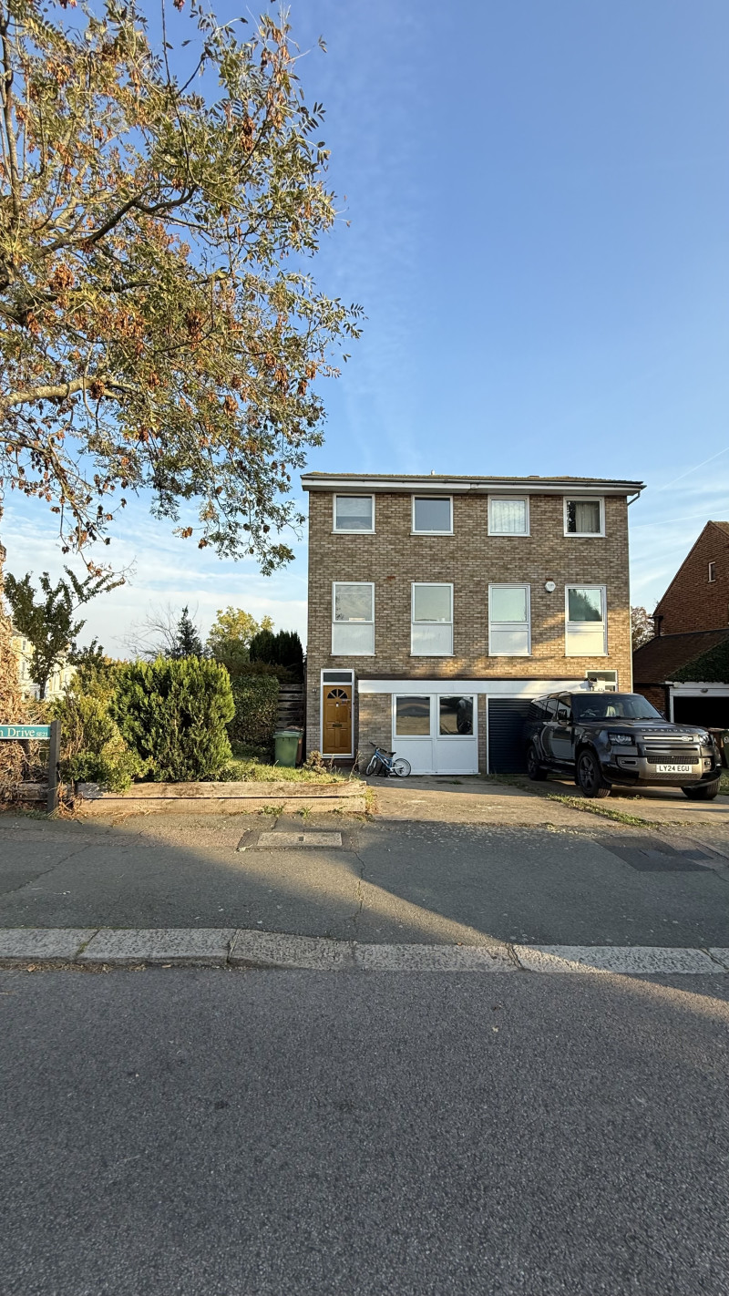 Parking on Horniman Drive, SE23