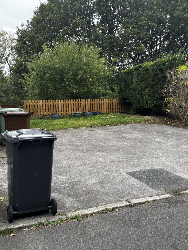 Parking on Summervale, HD9