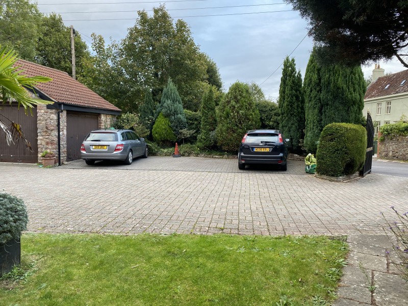 Parking on Courtlands Lane, BS3