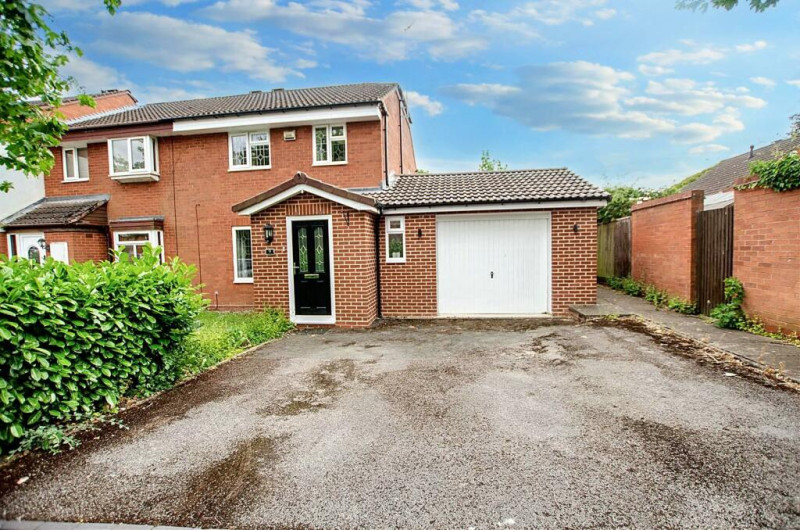 Parking on Huxbey Drive, B92