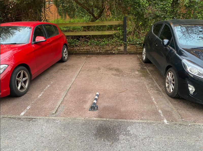 Parking on Grosvenor Square, SO15