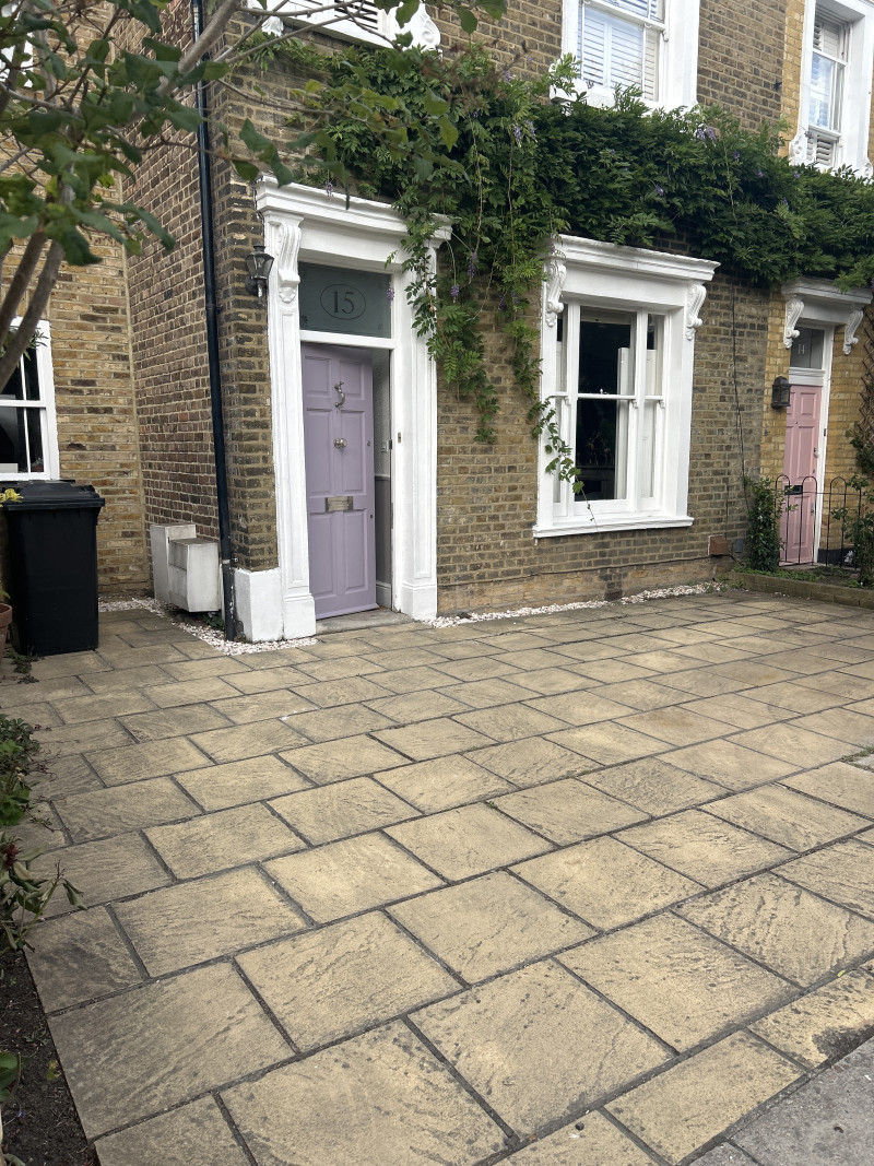 Parking on Sydney Road, TW9
