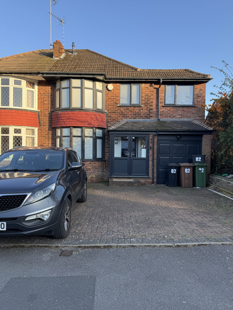Parking on Mayswood Road, B92