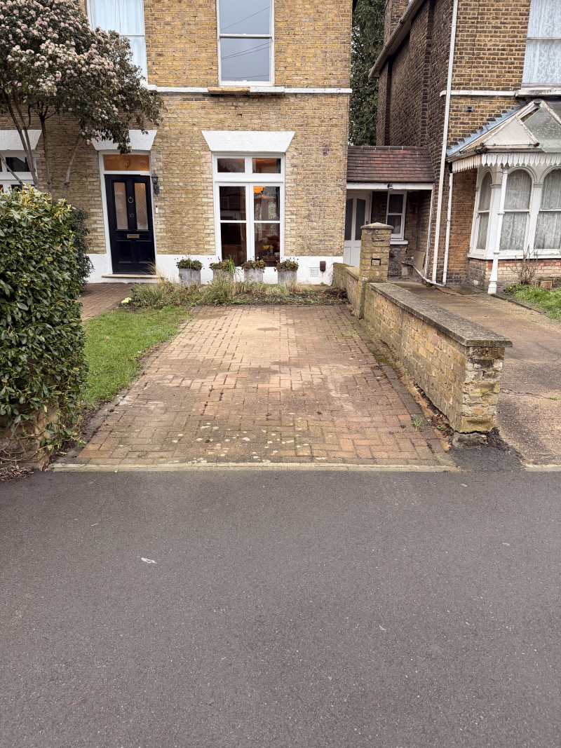 Parking on Hampton Road, E7