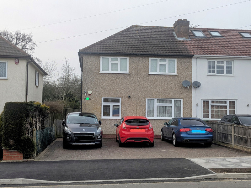 Parking on Sandymount Avenue, HA7