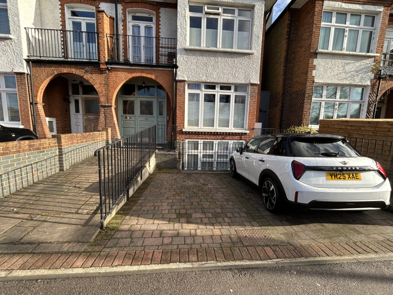 Parking on Roehampton Lane, SW15
