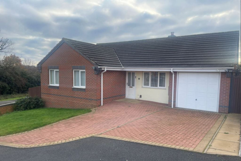 Parking on Nightingale Avenue, WR4