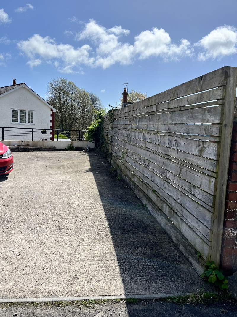Parking on Glan-y-Parc, CF31