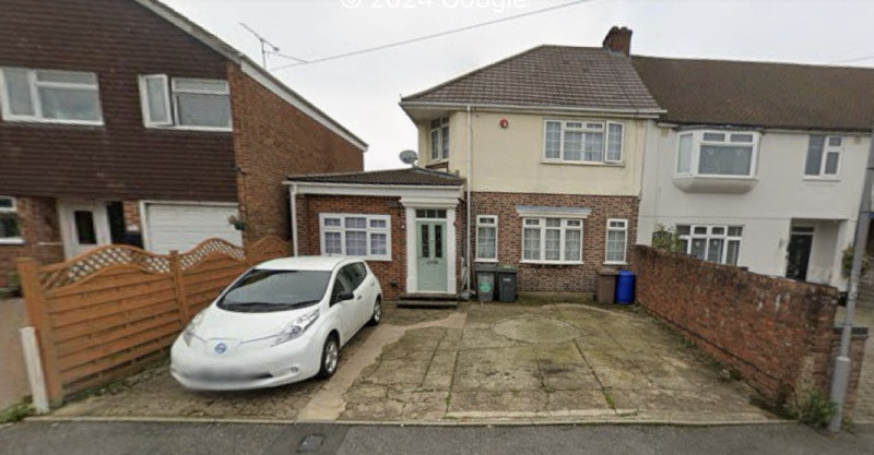 Parking on Bloomfield Avenue, LU2