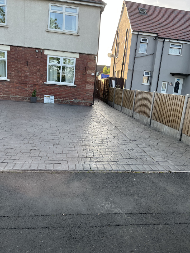 Parking on Mona Road, DE13