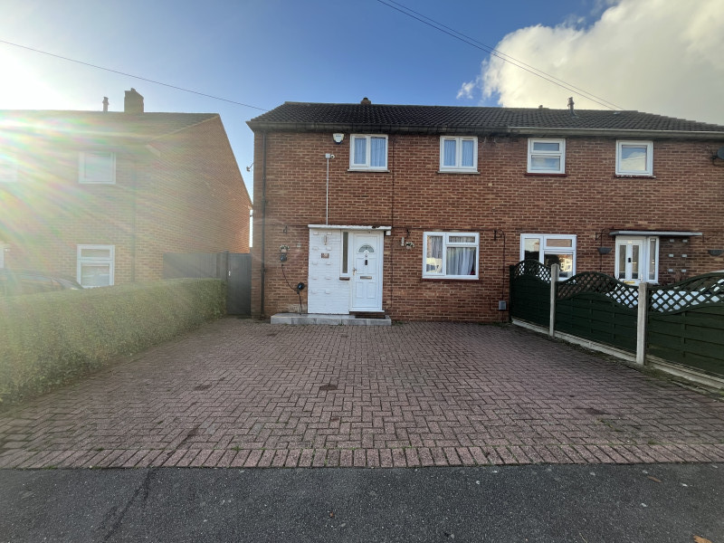 Parking on Birdsfoot Lane, LU3
