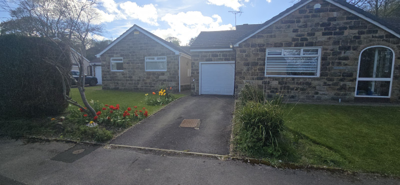 Parking on Oakdale Glen, HG1