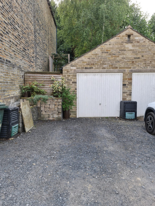 Parking on Green Street, BD22