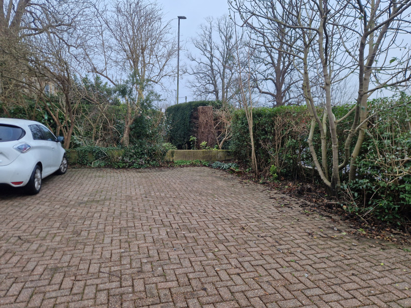 Parking on Combe Park, BA1