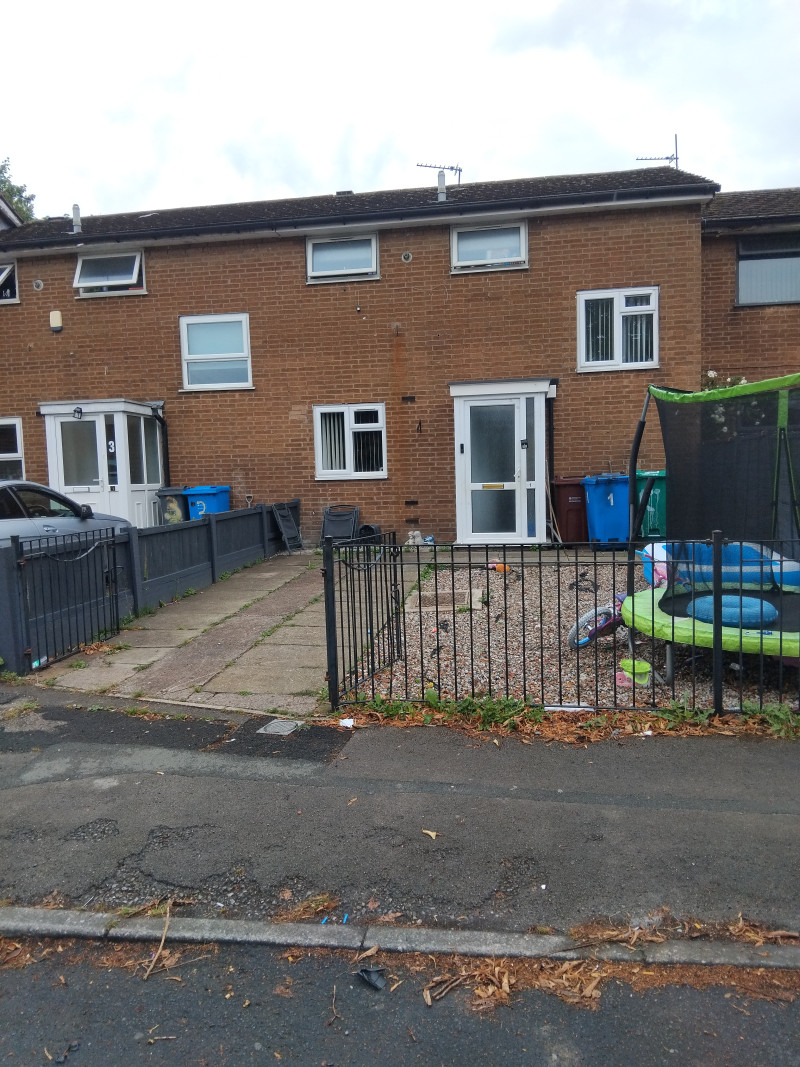 Parking on Frankland Close, M11