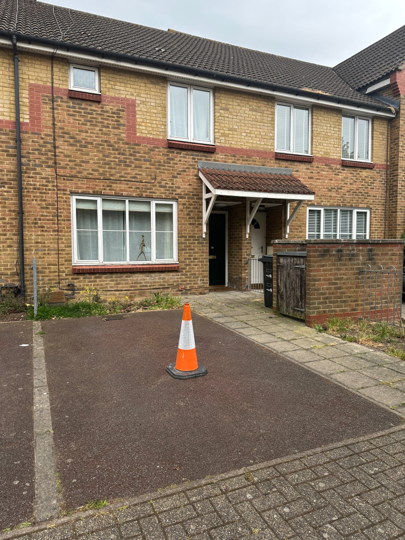 Parking on Euesden Close, N9