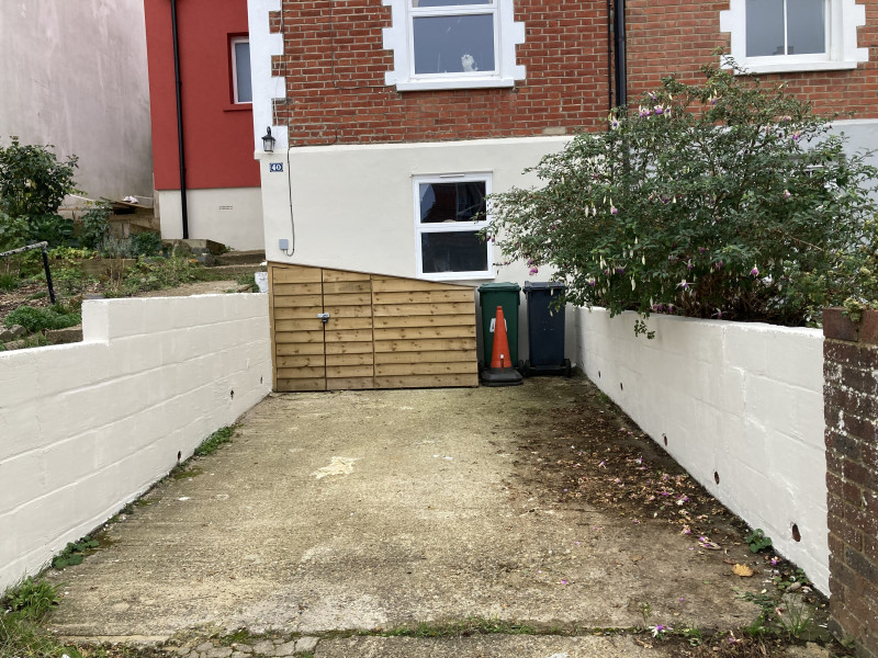 Parking on Grovehill Road, RH1