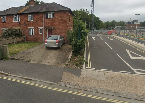 Parking on Broadlands Road, SO17