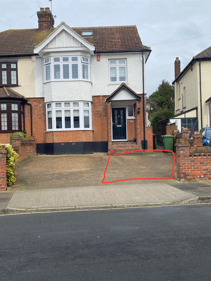 Parking on Deyncourt Gardens, RM14