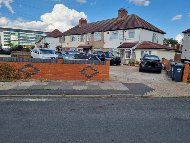 Parking on Waye Avenue, TW5
