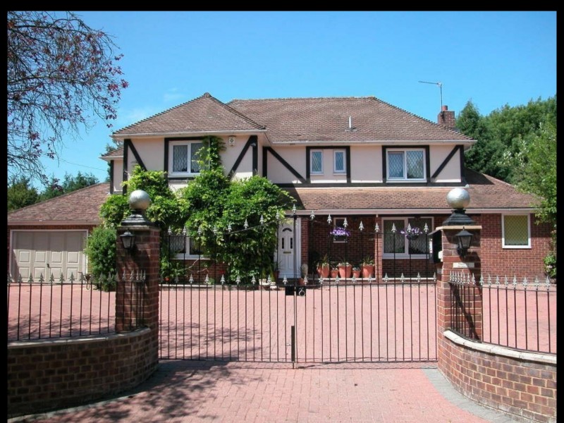Parking on Longmore Road, RG2